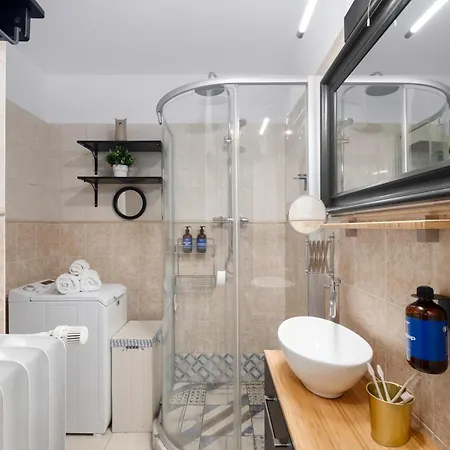 Cozy Studio With Terrace In Smichov By Days Apartmán Praha
