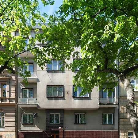 Cozy Studio With Terrace In Smichov By Days Praha