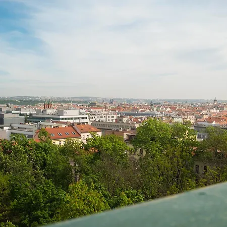 Cozy Studio With Terrace In Smichov By Days * Прага